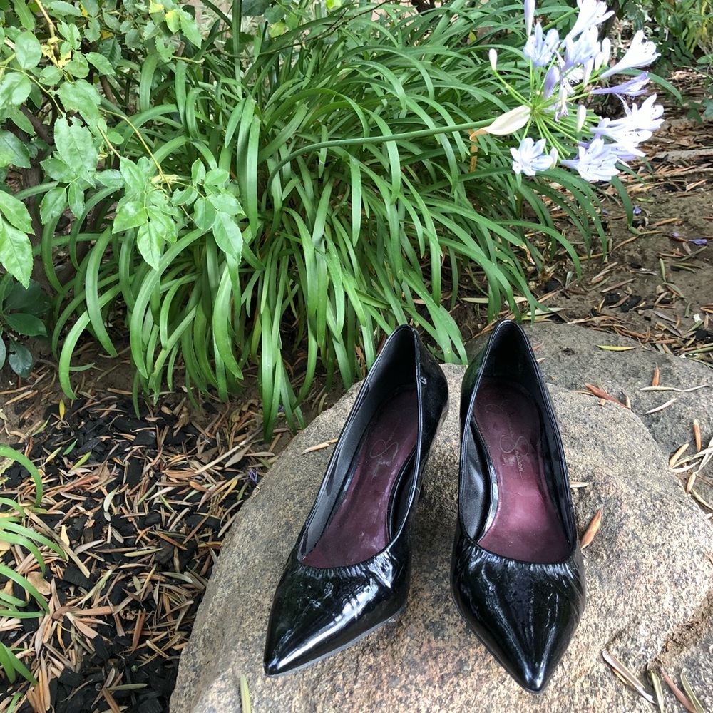 Jessica Simpson black patent kitten heels